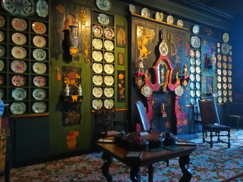 Wall of plates at Maison de Victor Hugo. Paris literary tour